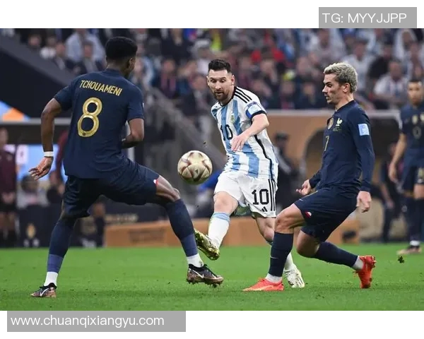 俄罗斯世界杯足球的激情与荣耀：回顾历史瞬间与未来展望